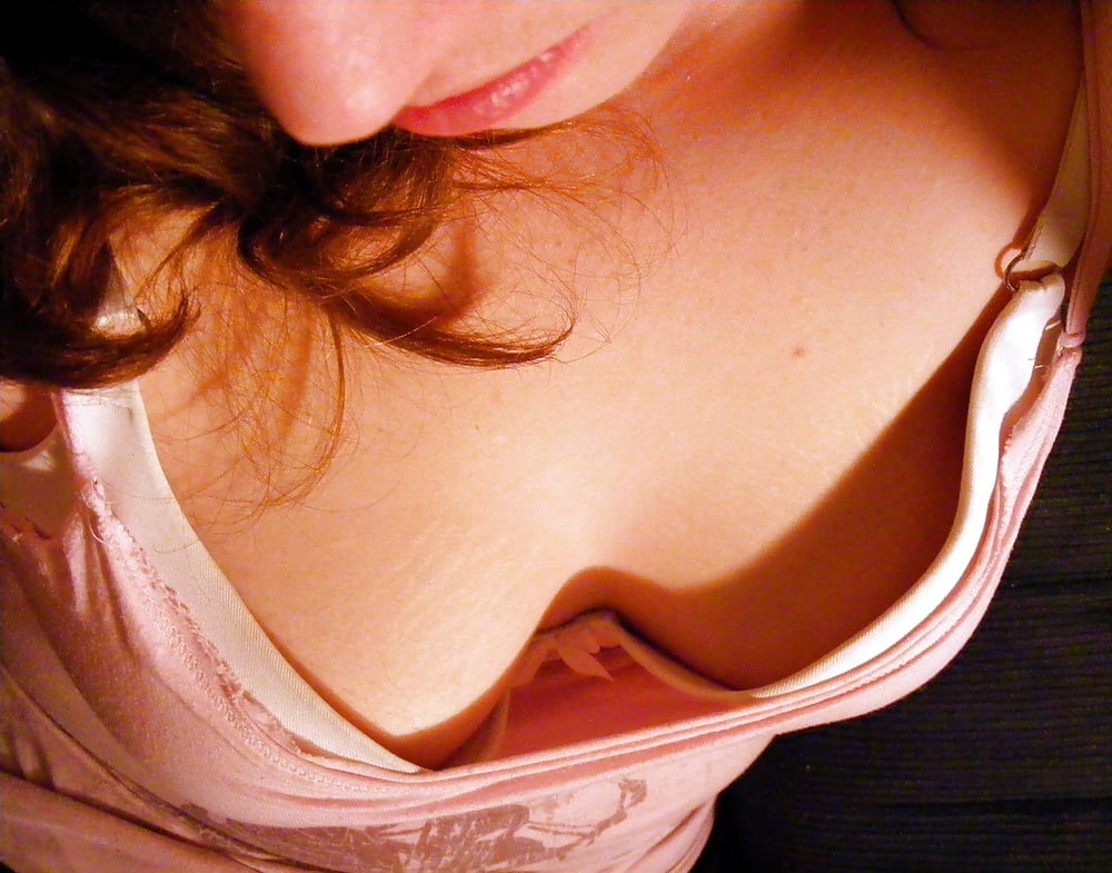 cleavages downblouses