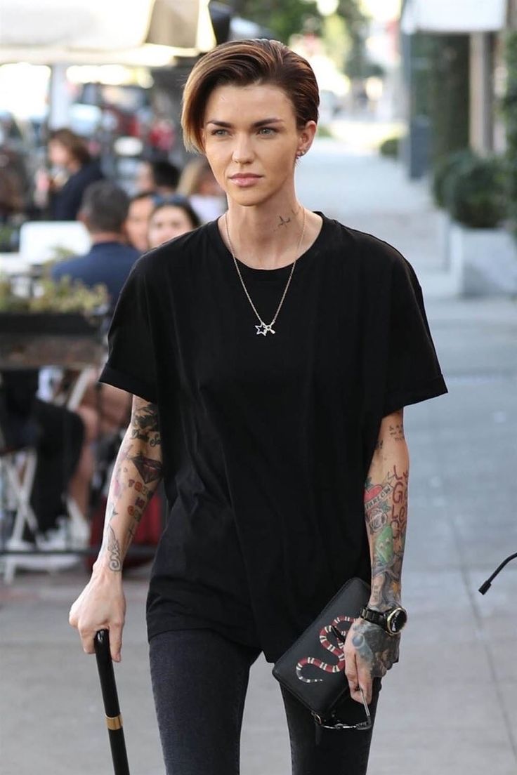 inalcanzable ruby rose short hair styles